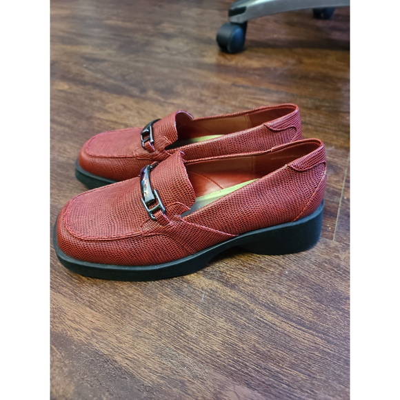 Womens Bee Fly Red loafers size 6 - Picture 4 of 5
